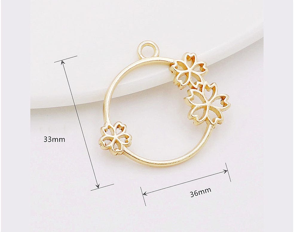 My Store BEZELS GOLD THREE FLOWER ROUND BEZEL BZ063